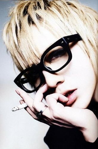 ruki_with_glases