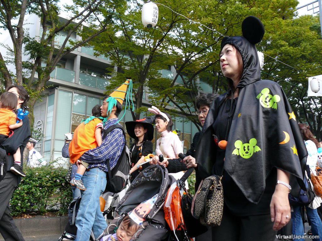 tokyo-halloween-parade-2006-093