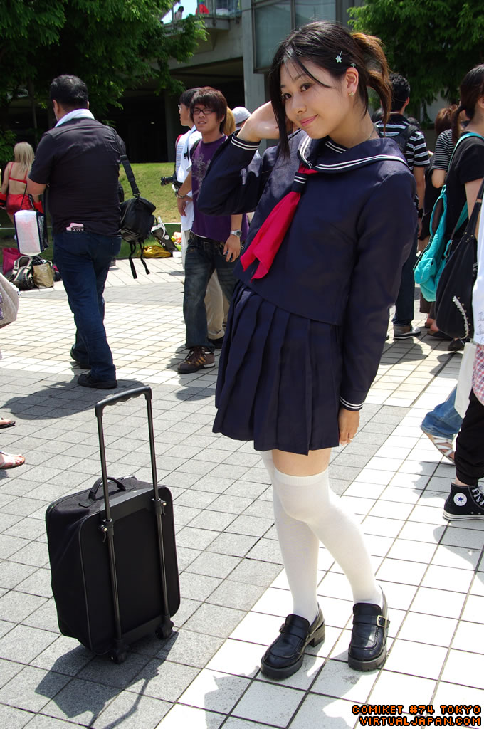 Comiket-Cosplay-2008-106