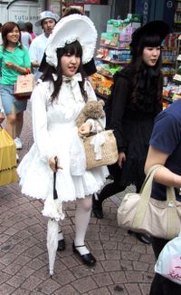 200px-Gothic_lolita_takeshita_street