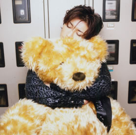 Gackt_with_teddy