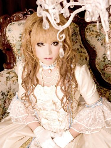 Versailles_Hizaki_Grace