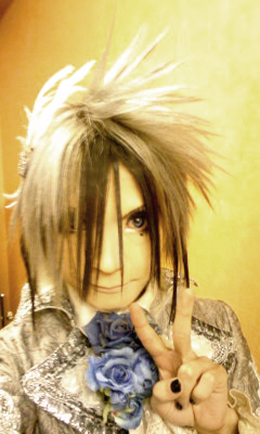 Versailles_Teru_peace