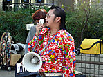 yoyogi-singer-101206-01.jpg