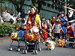 tokyo-halloween-parade-2006-130.jpg