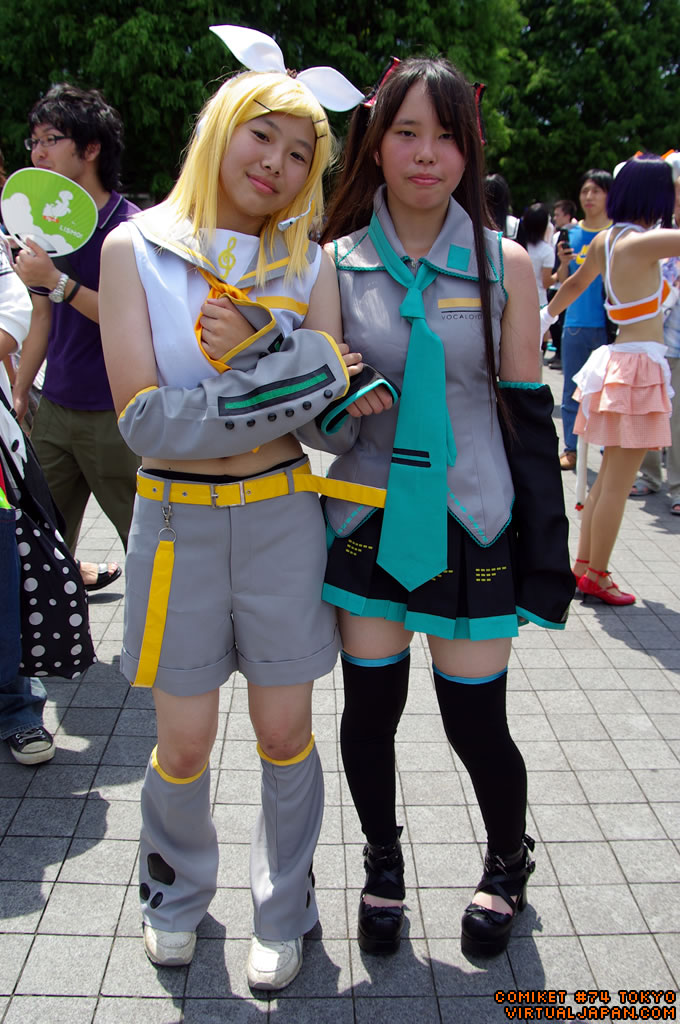 Comiket-Cosplay-2008-102