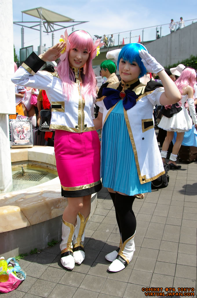 Comiket-Cosplay-2008-138